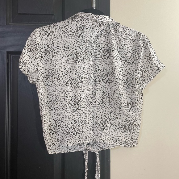 Garage button down tie front printed design blouse - Picture 2 of 2